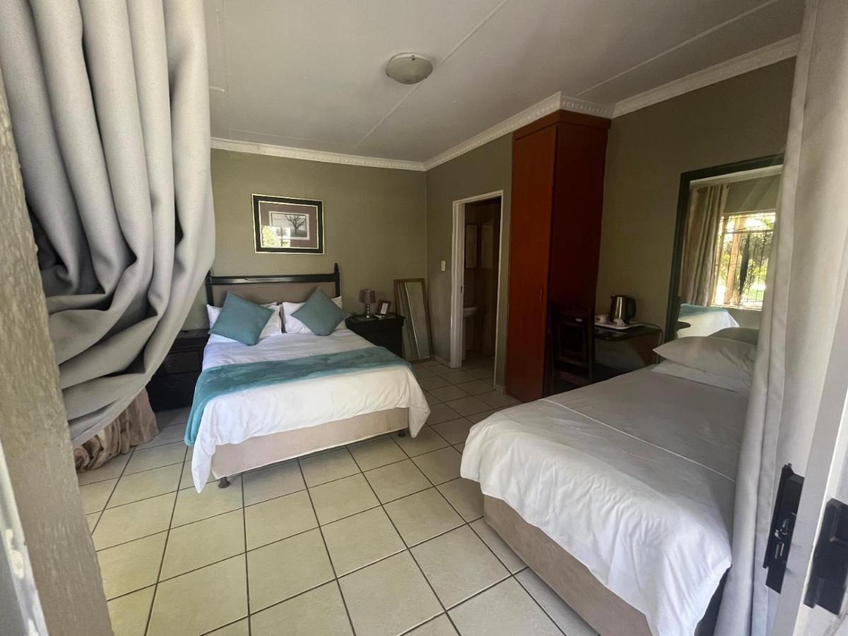 Toro Guest House Rustenburg Bagian luar foto
